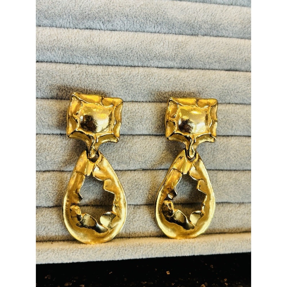 Vintage Gold Tone Abstract Brutalist Open Teardrop Clip On‎ Dangle
